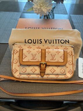 Louis Vuitton Fall For You Maxi Multi Pochette Accessories - Great for Summer